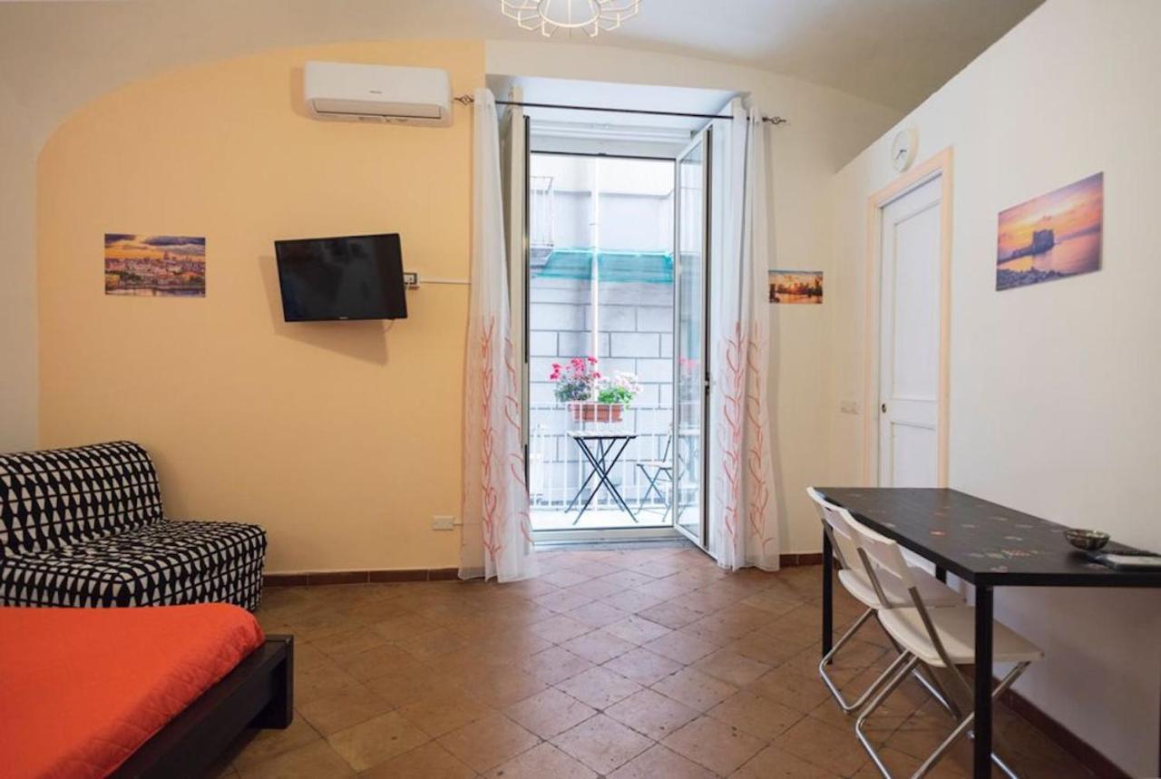 Napoli Centro Apartment A Balcony In The Heart Of 那不勒斯 外观 照片
